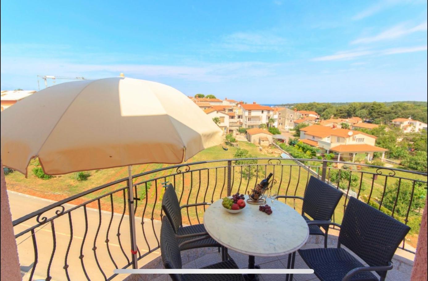 4 Palme Apartments A Funtana Εξωτερικό φωτογραφία